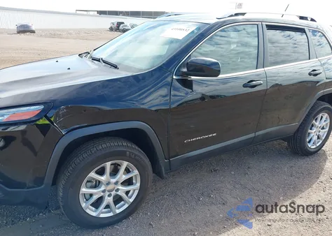 2017 Jeep Cherokee Latitude 4X4 z USA, uszkodzony, nr VIN 1C4PJMCS5HW582069